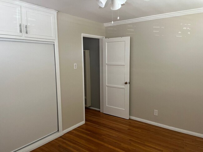 Building Photo - Great charming home!