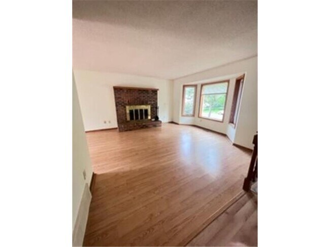 Building Photo - 1382 Camelback Dr