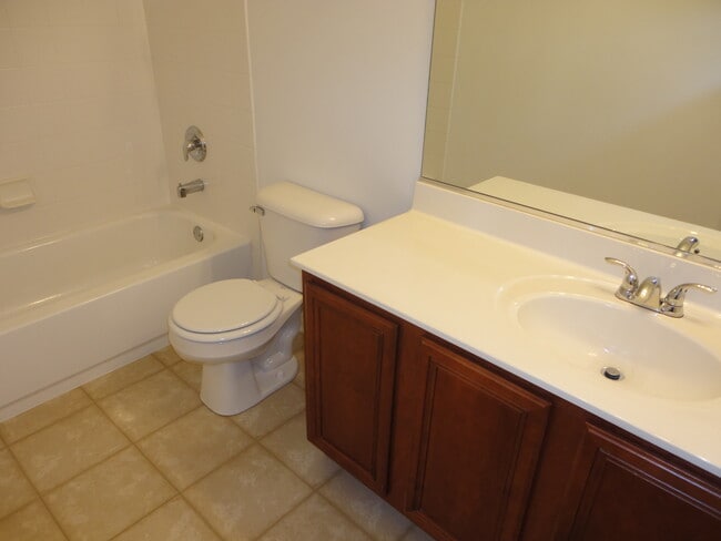 Building Photo - 1825 Bluestem Circle