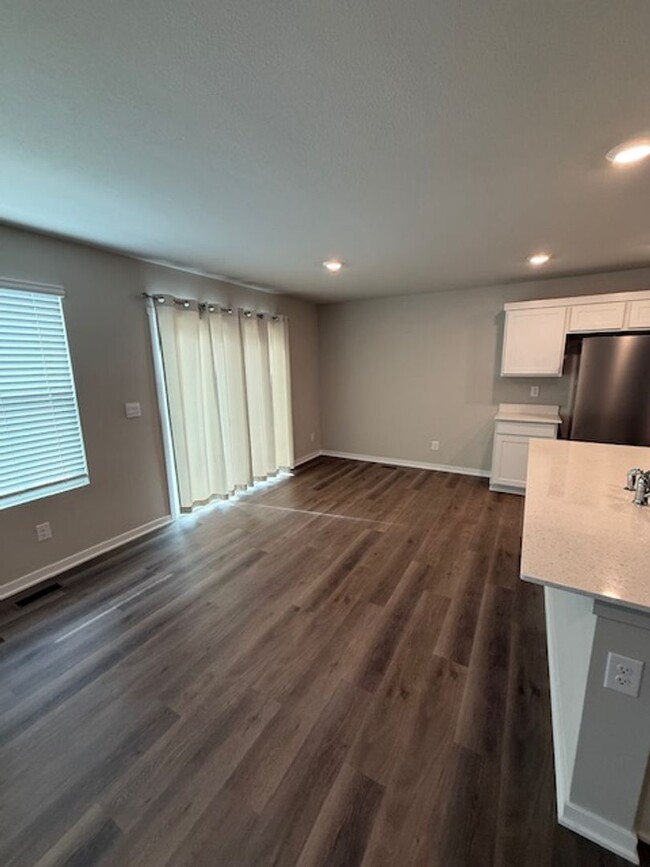 Building Photo - Bennington Ranch With 3 Car Garage & Finis...