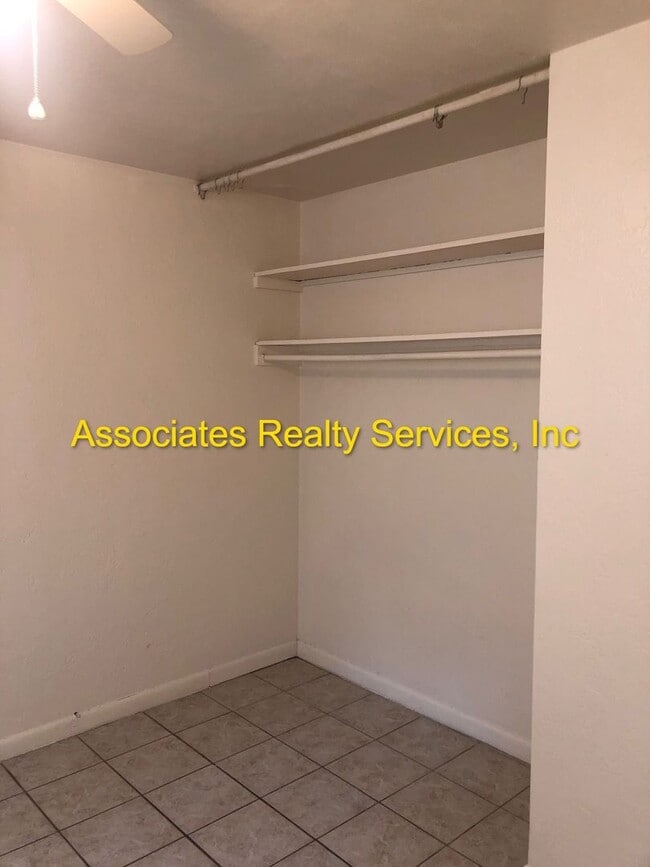 Building Photo - West Park Home