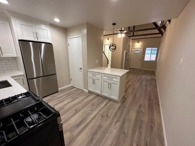 Foto del edificio - 1375 Columbia St