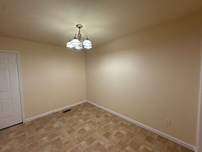 Foto del edificio - 307 Forrestwood Dr