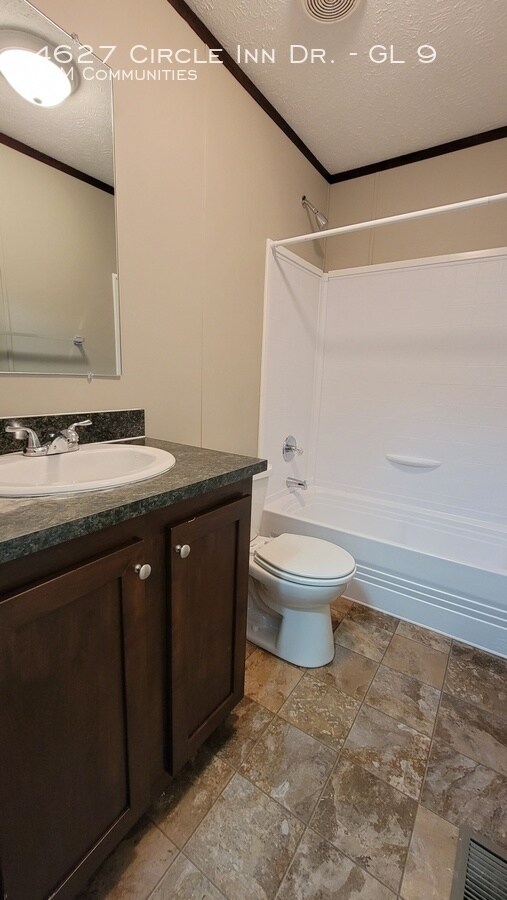 Building Photo - 4627 Circle Inn Dr