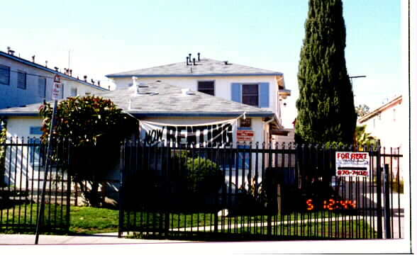 Primary Photo - 14823-14825 Chadron Ave