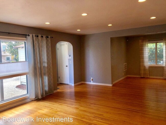 Building Photo - 3 br, 1 bath House - 862 Green Ave.
