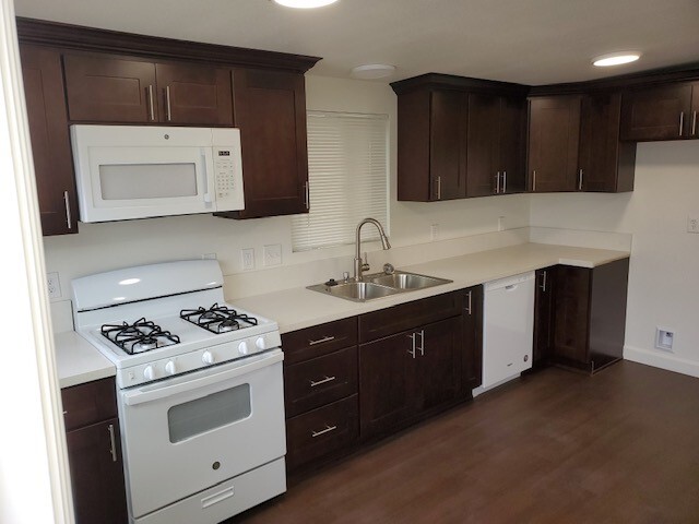 New Kitchen with range, microwave and dishwasher - 9333 Lomita Dr