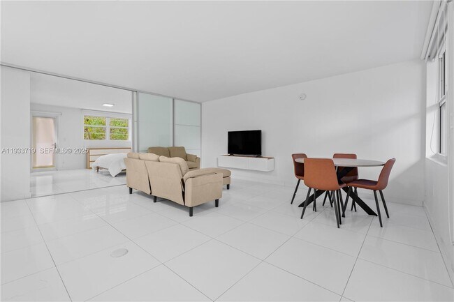 Foto del edificio - 301 Jefferson Ave