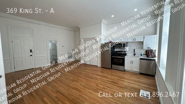 Building Photo - Large Studio w/study on King St.