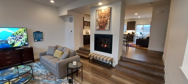 Building Photo - 258 Clementina St