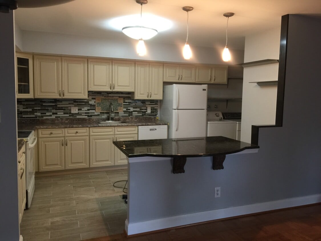 25 Stonehenge Cir, Pikesville, MD 21208 Condo for Rent in Pikesville, MD