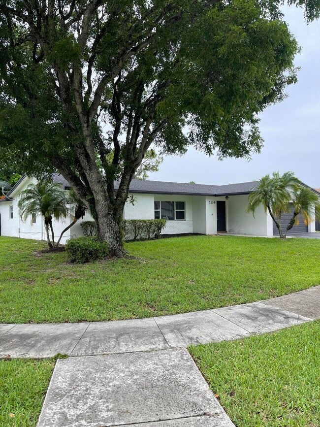 Building Photo - 5114 NW 27th Ct