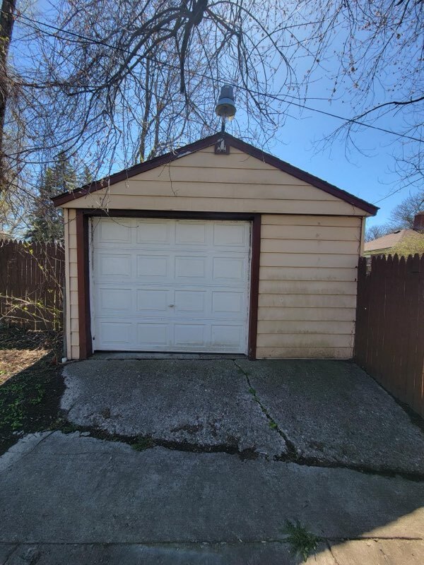 Building Photo - 9660 Bramell