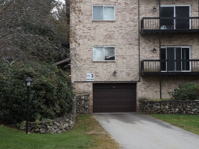Building Photo - 175 Littleton Rd