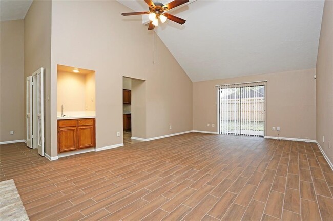 Building Photo - 21623 Park York Dr