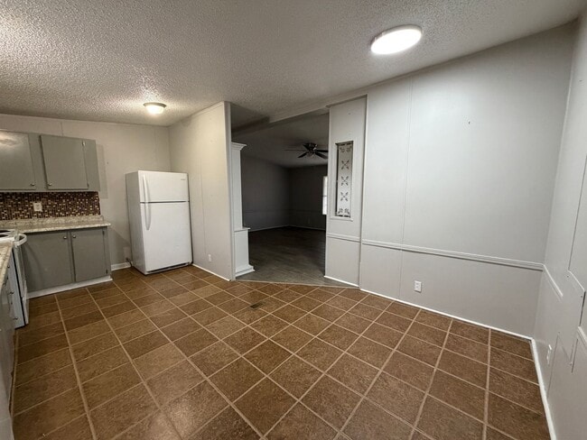 Foto del edificio - 6437 Spring Place Rd SE