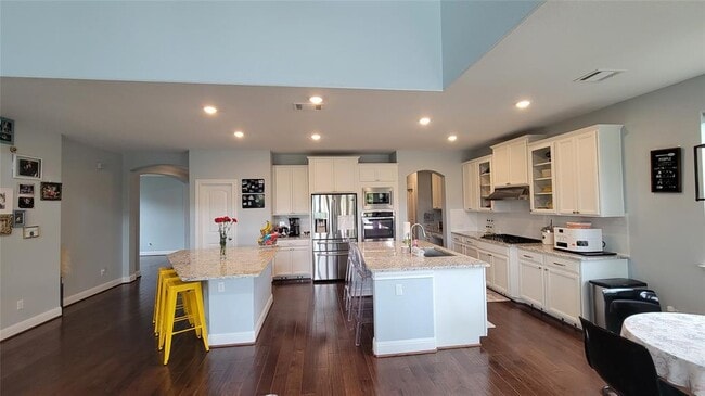 Building Photo - 15824 Cinca Terra Dr