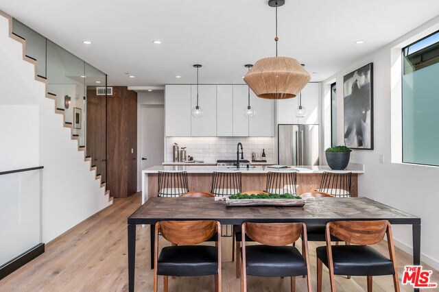 Foto principal - 855 1/2 N Mansfield Ave