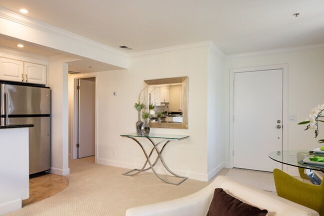 Building Photo - Laine Hill Condominiums