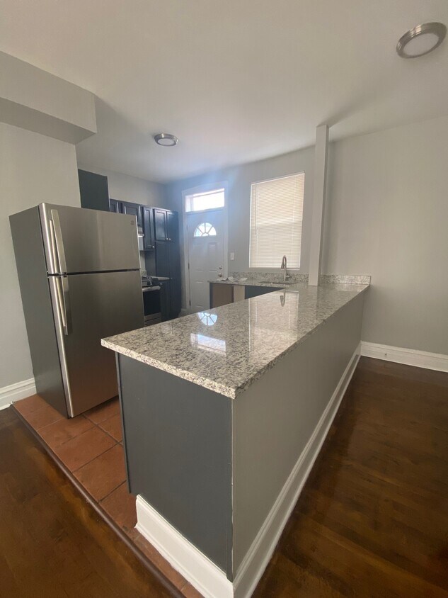 Foto principal - 6118 Roosevelt Rd