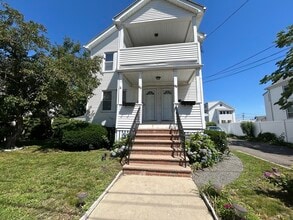 Building Photo - 88 Bowen Ave