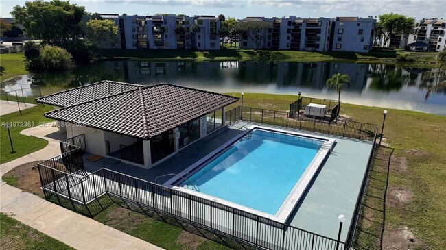 Foto del edificio - 1300 SW 122nd Ave