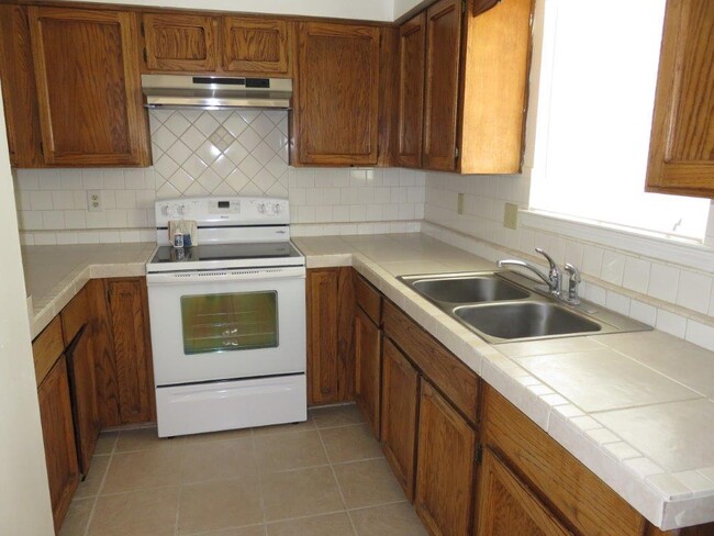 Foto del edificio - 2218 Little Walnut Rd