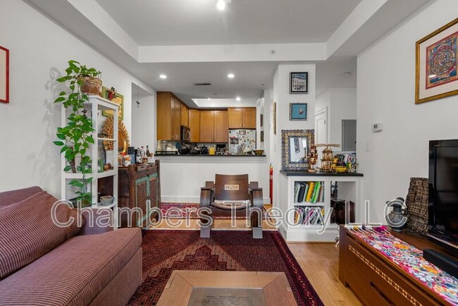 Building Photo - 3220 17th St NW
