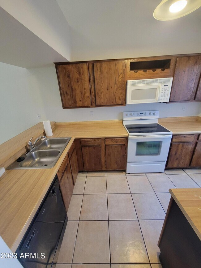 Foto del edificio - 14002 N 49th Ave