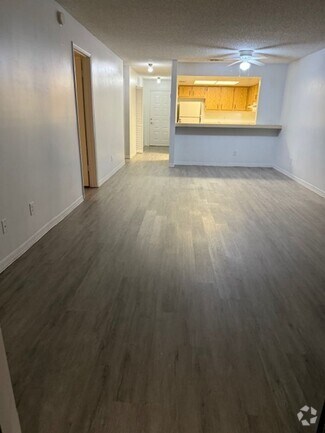 Building Photo - 2894 Regency Dr