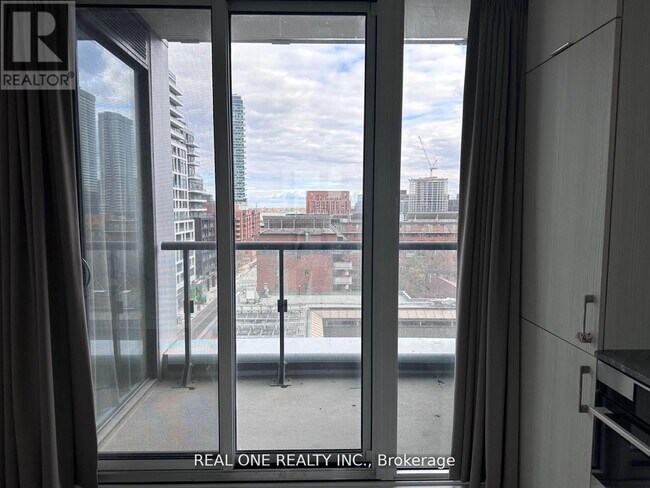 Photo du bâtiment - 158 Front St E