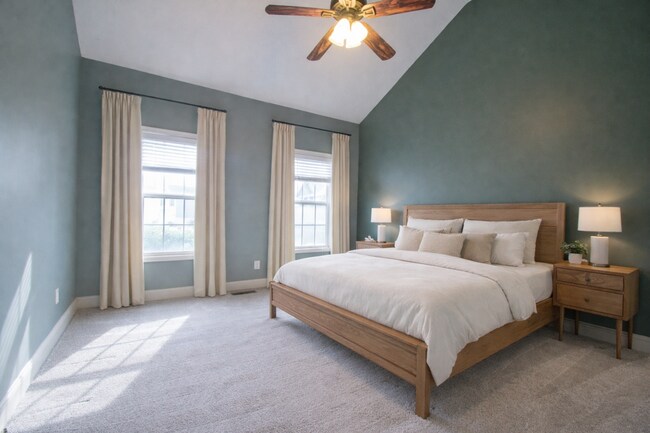 Foto del edificio - 4 Bedroom 2.5 Bathroom With Bonus and Screened in Porch!