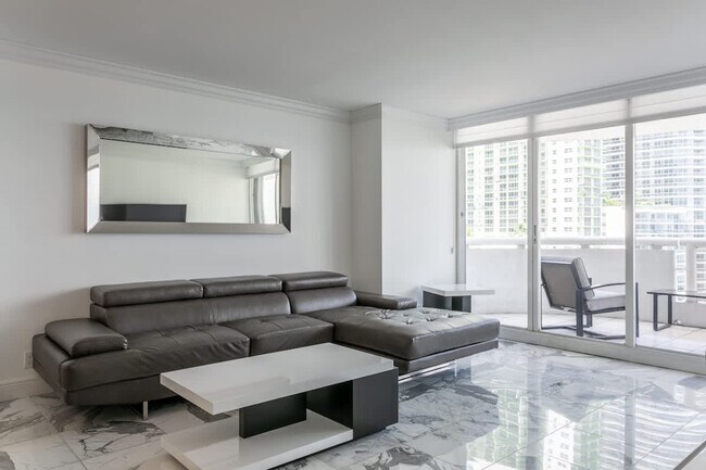 Foto del edificio - 1717 N Bayshore Dr