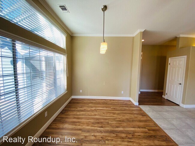 Foto del edificio - 3 br, 2 bath House - 5835 Laguna Breeze Way