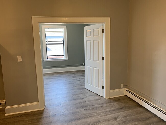 Building Photo - 148 Main