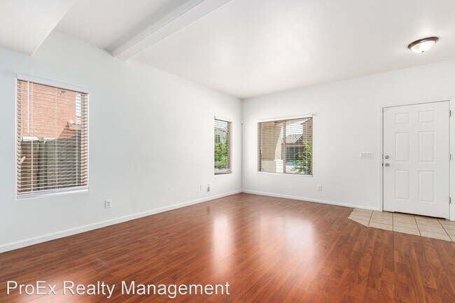 Building Photo - 4 br, 2.5 bath House - 7212 S 12th Pl