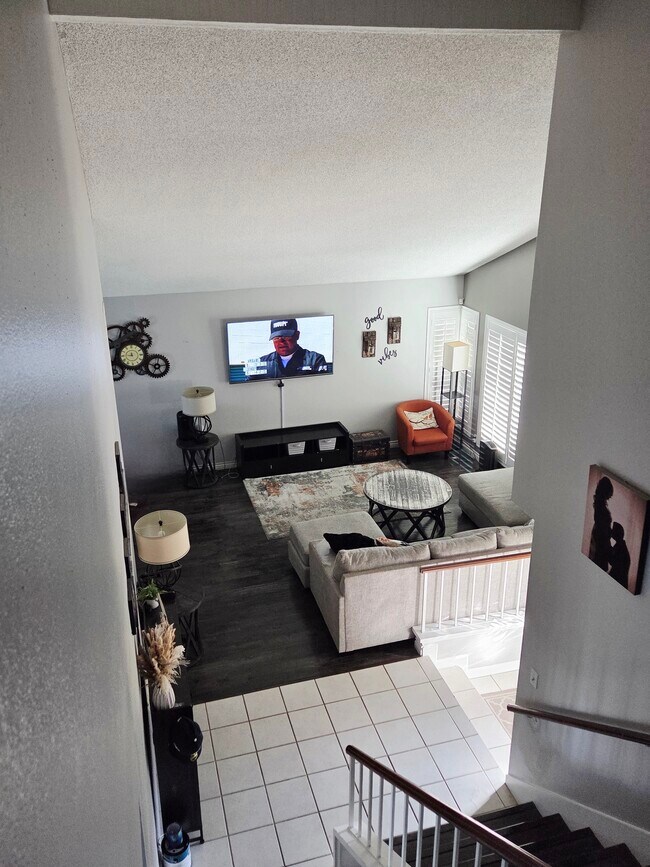 Foto del edificio - 22 Ridge Crest Cir