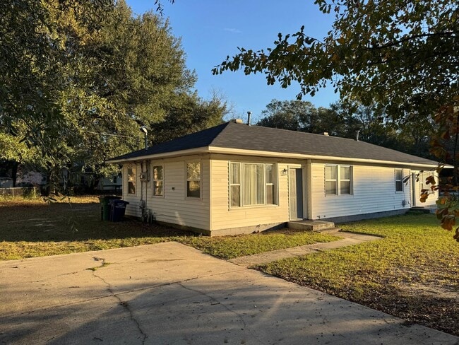 Building Photo - Cozy Downtown Aiken 2 Bedroom Home