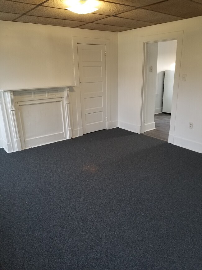 Sala de estar - 2411 Mount Troy Rd