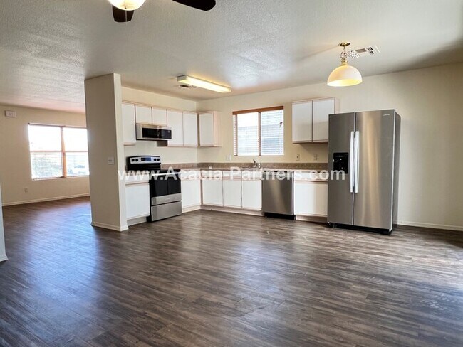 Building Photo - Great Home in Rita Ranch
