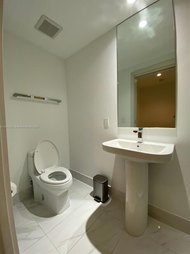 Foto del edificio - 801 S Miami Ave