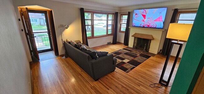 Foto del edificio - 3046 McKinley St NE