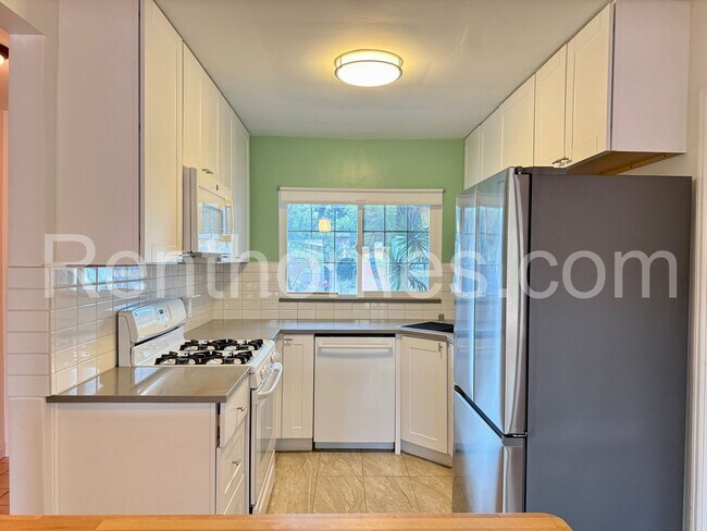 Foto del edificio - 3382 52nd St