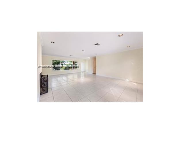 Foto del edificio - 2632 NE 30th St