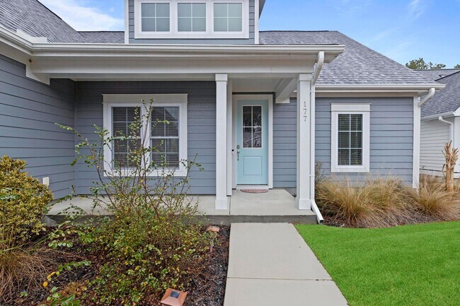 Building Photo - Beautiful Home Available with Tons of Upgr...