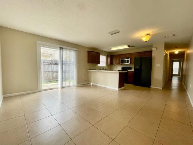 Foto del edificio - 611 Carnathan Ct