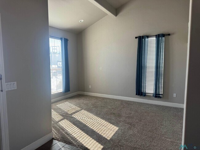 Foto del edificio - 2812 Browning Ave