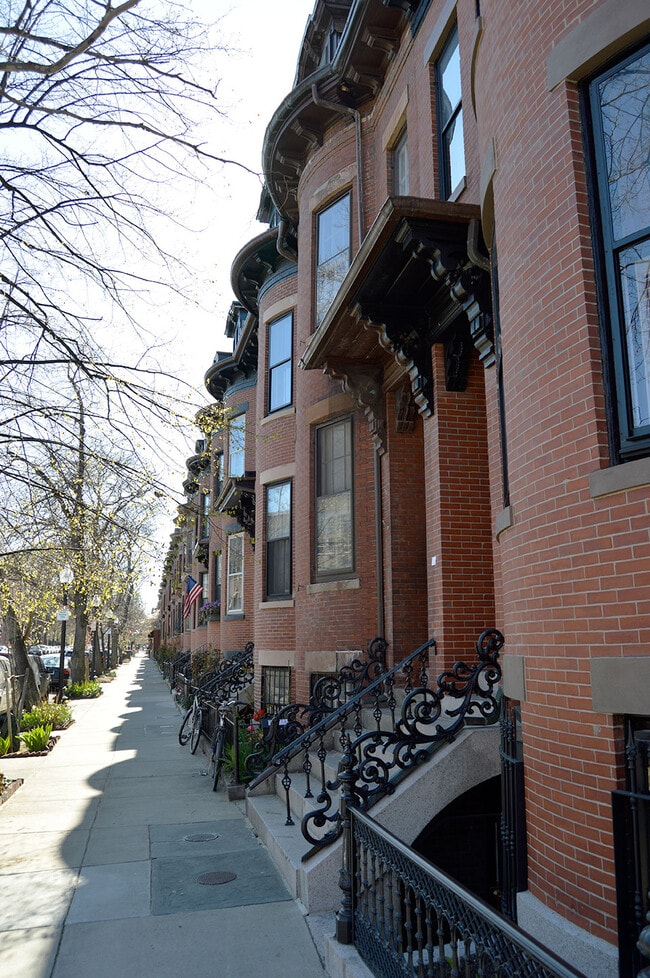 Building Photo - 87 Warren Ave