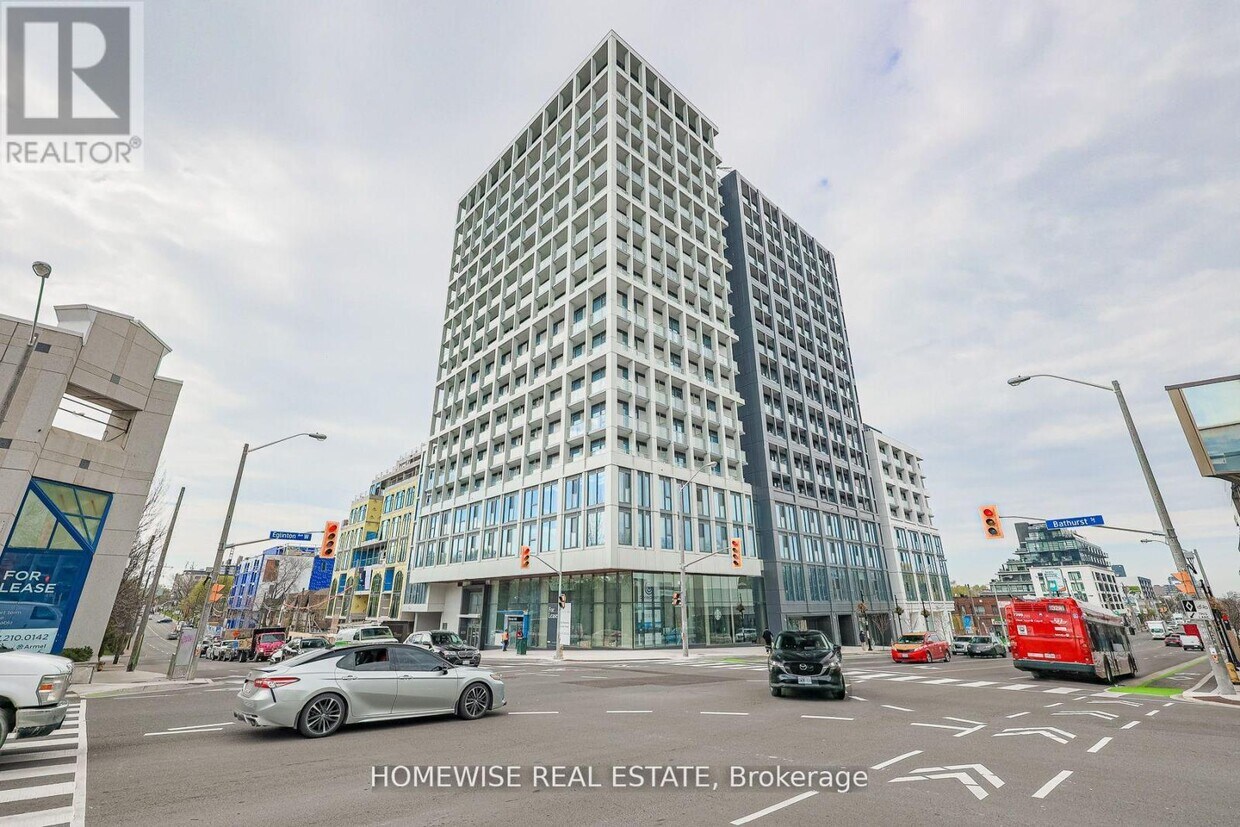 Primary Photo - 2020-2020 Bathurst St
