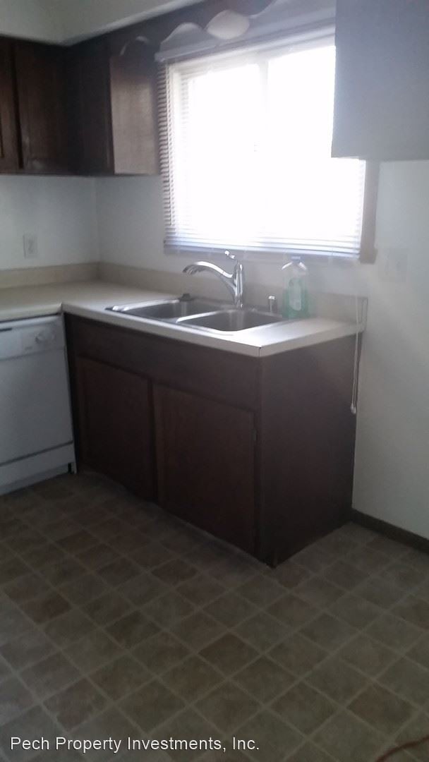 Building Photo - 800-822-822 Ridgeway Dr